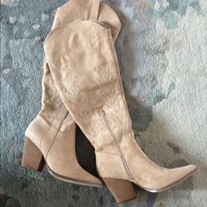 Tan Knee-High Women's Weatern Boots